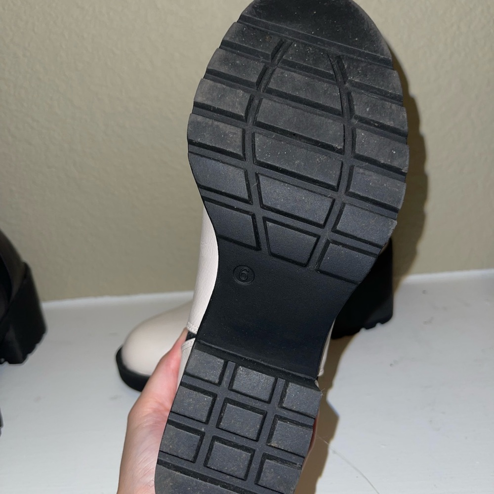 Chelsea Boots - Picture 5 of 5